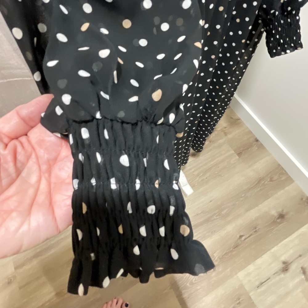 Two tone dots . Beautiful dress - Picture 3 of 6